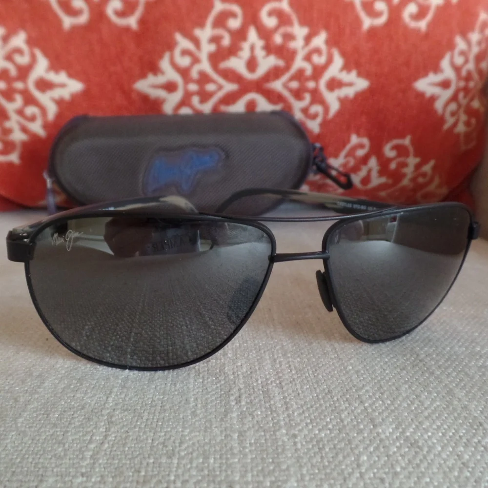 Maui Jim CASTLES Aviator in Matte Frame with Neutral Grey Lens